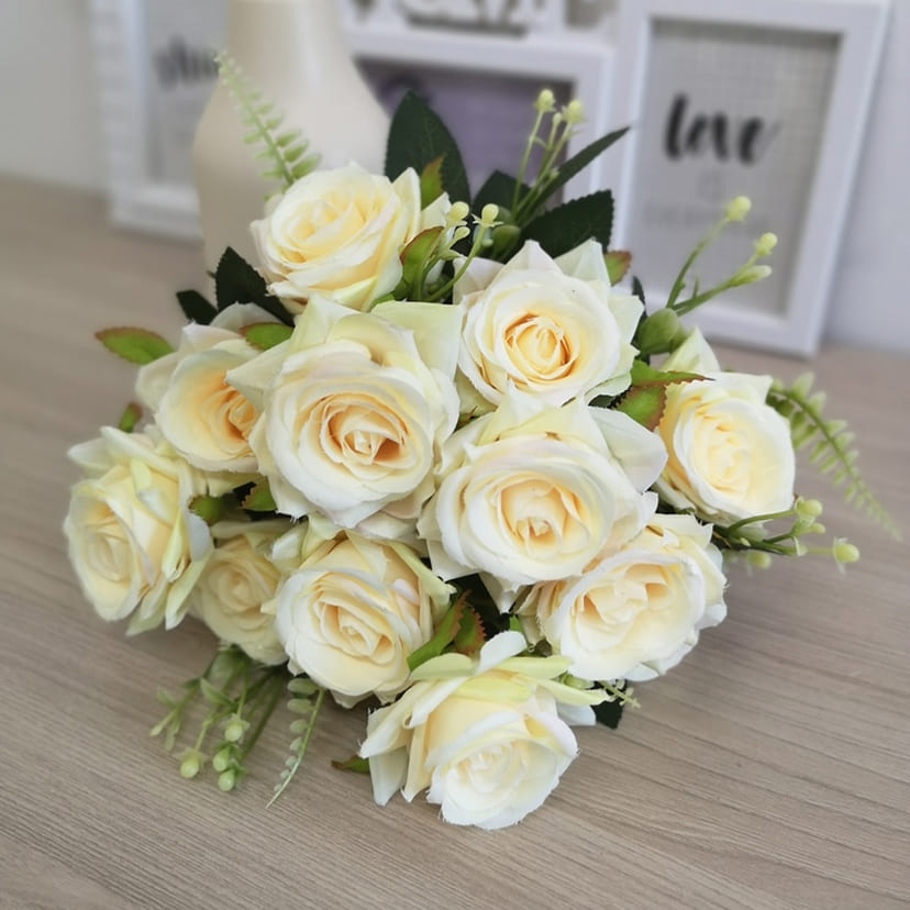 Искусственные цветы в Москве | Цветы искусственные «Розы острые», молочно-персиковые, букет