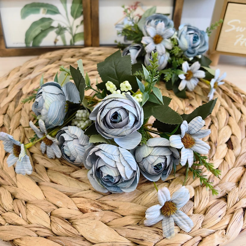 Искусственные цветы в Москве | Цветы искусственные «Камелии с мелкоцветом», голубые, букет